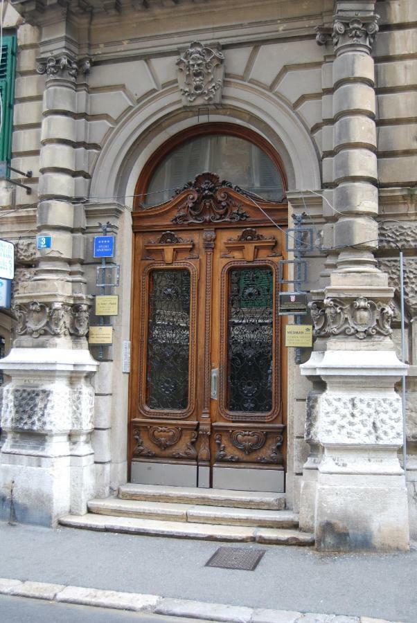 Apartment Dolac In Center Of Town Rijeka Eksteriør billede